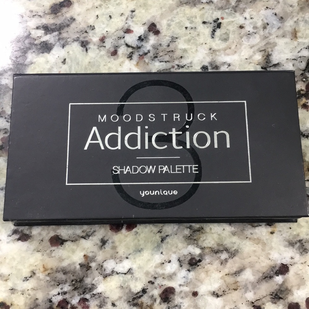 Younique Moodstruck Addiction Shadow Palette #3